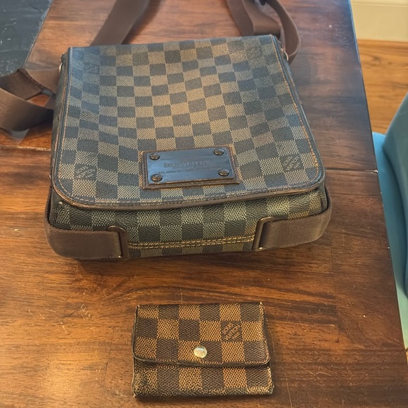 Authentic Louis Vuitton Damier Ebene messenger crossbody bag - & key holder - Picture 5 of 14